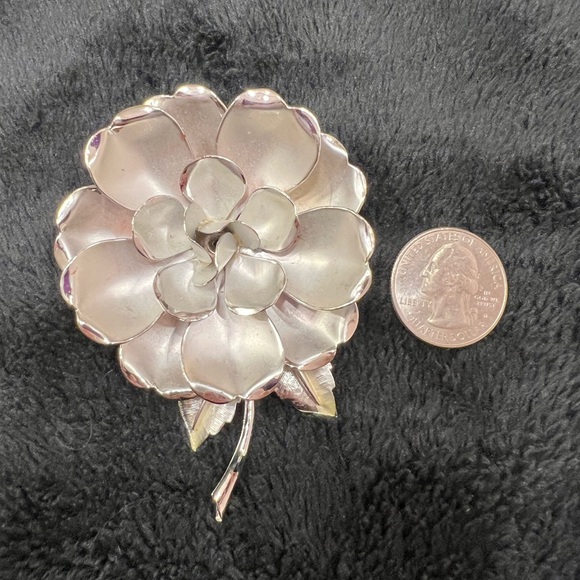 Vintage Silver Tone Flower Pin Brooch Layered Design - Picture 6 of 6